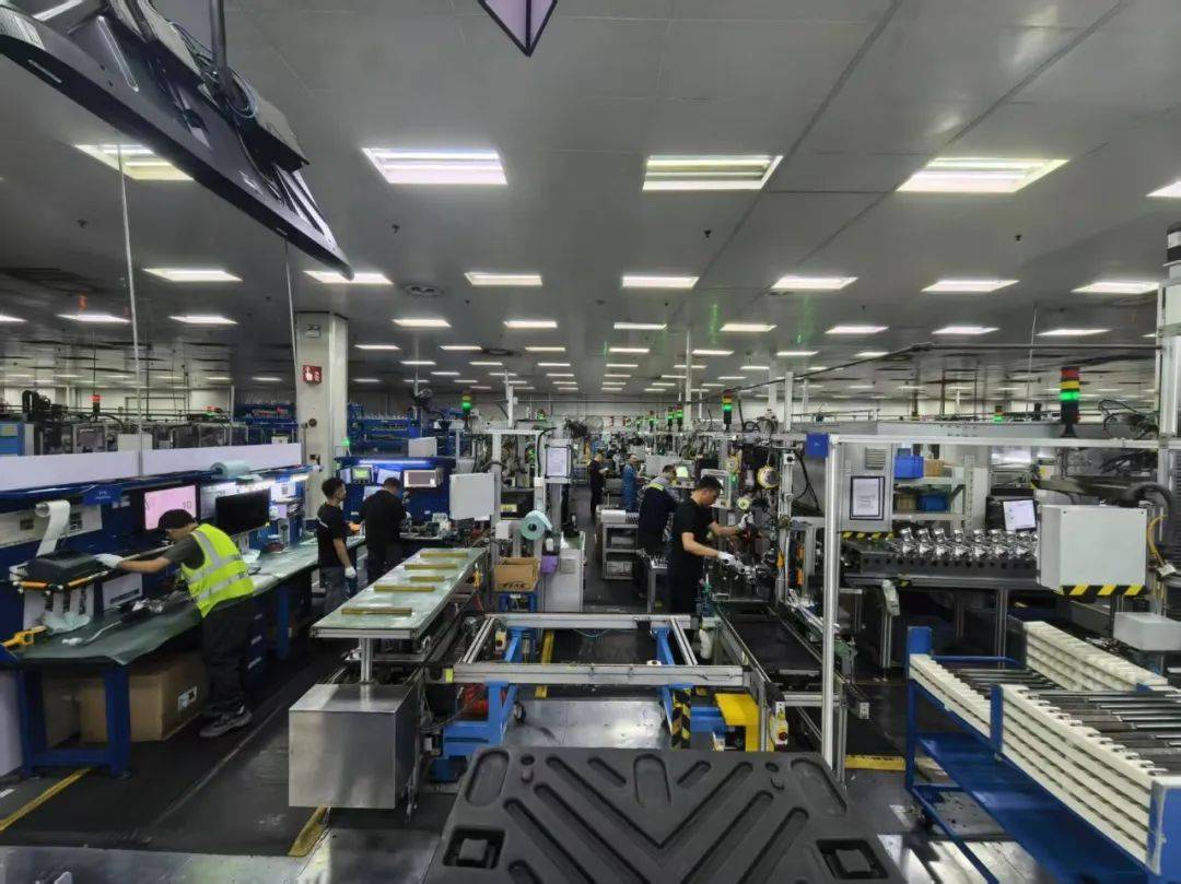 上海嘉定企業(yè)節(jié)日?qǐng)?jiān)守忙生產(chǎn)，服務(wù)保障不打烊